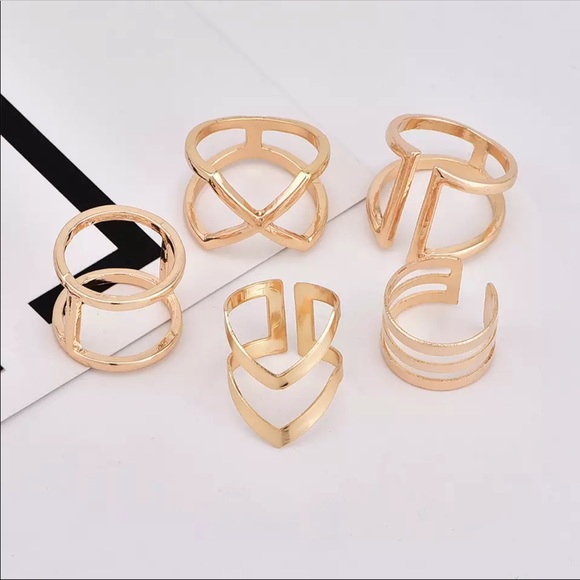✨3 for $32✨
 5 minimalist gold rings set chevron - Picture 2 of 2